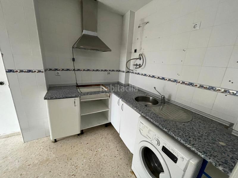 Foto 8273a85c-c413-4477-a8a2-01f51058ae60. Casa adosada duplex en Avenida de Rota Chipiona