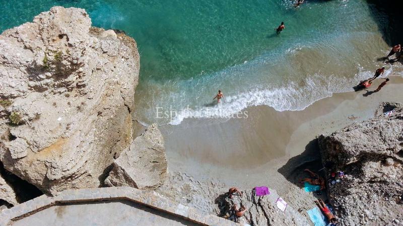 Foto ab0a4c32-8397-4b37-bff9-f5c80c6b9ce6. Chalet en avenida chimenea 36 en Burriana Nerja
