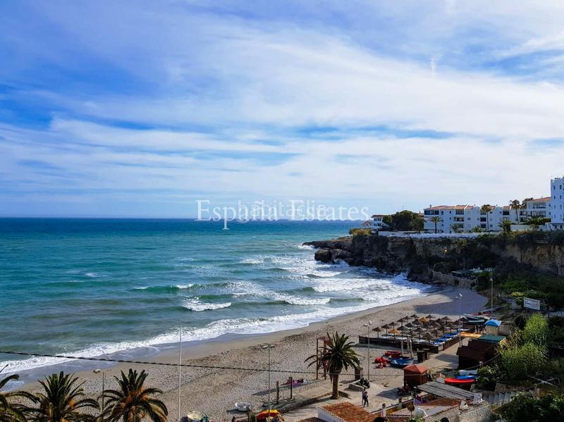Foto b221f01c-e24f-4589-8d80-938d0a71a008. Xalet a avenida chimenea 36 a Burriana Nerja