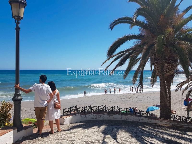 Foto b37783f0-7aa3-425d-8657-badc42c7cc3e. Xalet a avenida chimenea 36 a Burriana Nerja