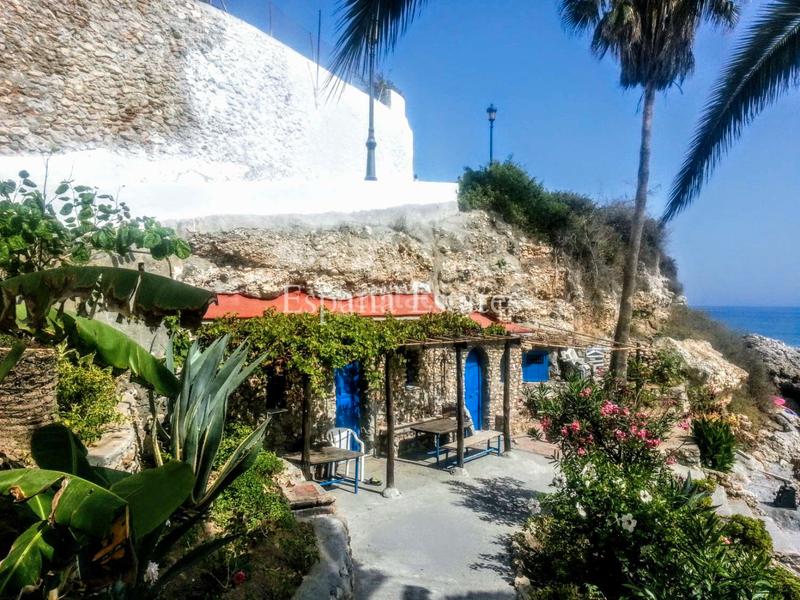 Foto c435a005-fb24-4f4a-8c4e-ff0c5be726b2. Xalet a avenida chimenea 36 a Burriana Nerja