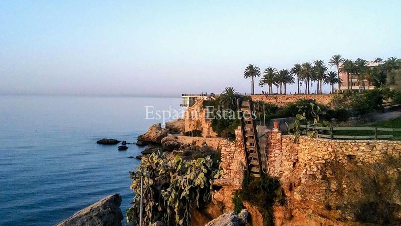 Foto cf8d1e68-8748-4f6b-bdb0-c902ee5b6fc4. Xalet a avenida chimenea 36 a Burriana Nerja