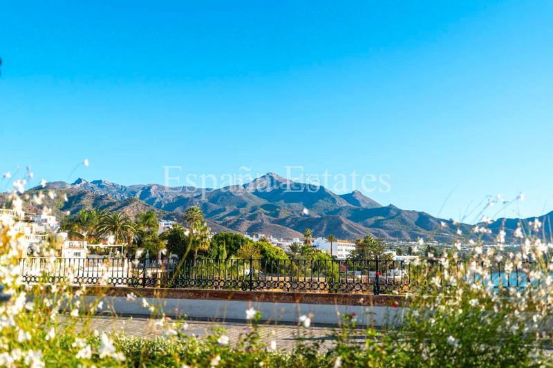 Foto feb10d5b-fede-4d5f-bc20-86e998ac7198. Chalet in n/a in nueva Nerja Nerja