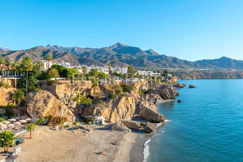 Foto c8bacdfa-ab0b-4c87-812c-4825078a4051. Chalet en n/a en nueva Nerja Nerja