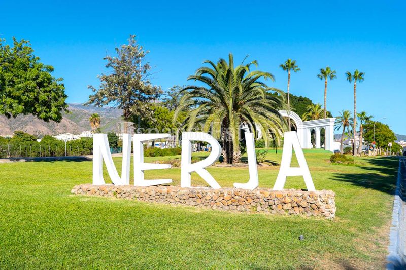 Foto b94d83c9-e3c4-4bec-b7cf-f834d6fc440a. Casa adossada amb calefacció aparcament a Chaparil - Torrecilla - Punta Lara Nerja