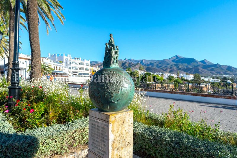 Foto fa13f2c2-cc22-473f-880b-8db04989d8bb. Casa adossada amb calefacció aparcament a Chaparil - Torrecilla - Punta Lara Nerja