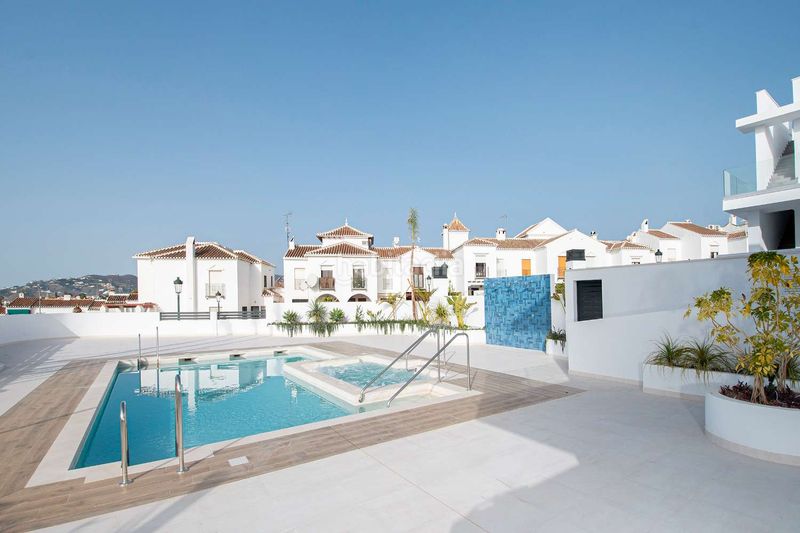 Foto d15e6e37-a26e-4b87-83c6-d171e6a2470e. Casa adossada a n/a a Almijara Nerja
