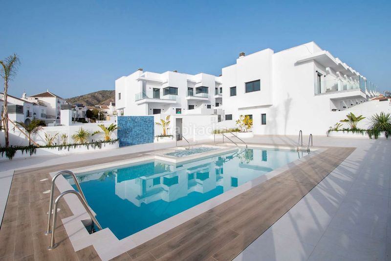 Foto e8cdedad-8290-4dce-b794-05290d78629d. Casa adossada a n/a a Almijara Nerja