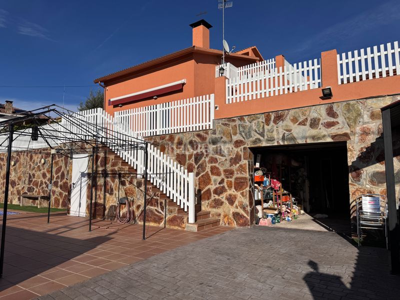 Foto e502ff8d-49b5-48fe-91ea-ec79f19c4e37. Casa amb xemeneia calefacció aparcament piscina a Cànoves i Samalús