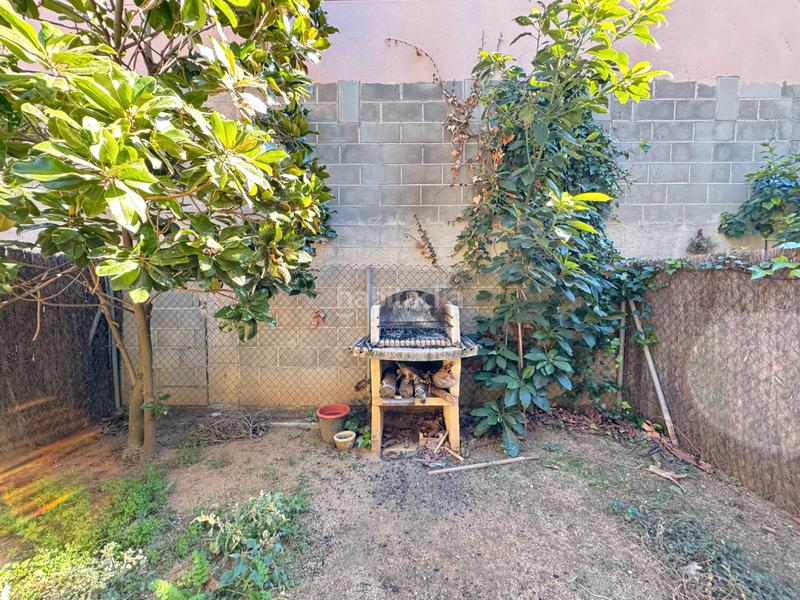 Foto 4bea2f08-7ff8-411c-b703-c6a79c62f547. Towny house with fireplace heating parking in Cardedeu