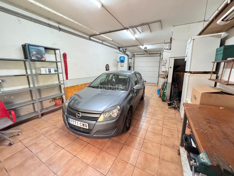 Foto a1d326df-e266-4f57-90f3-d926f7231e60. Towny house with fireplace heating parking in Cardedeu