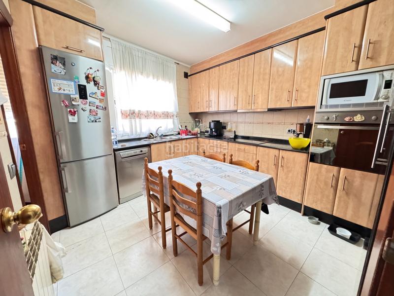 Foto a3b40e1e-a8a2-4d88-b377-b2b09865725f. Towny house with fireplace heating parking in Cardedeu