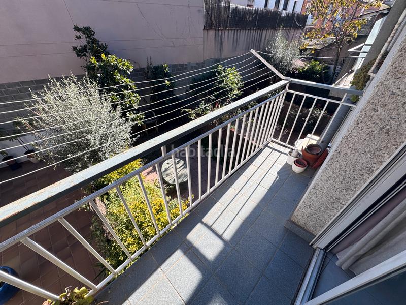 Foto cc1c8b76-7bfa-4355-ab7e-822ff167c3c1. Towny house with fireplace heating parking in Cardedeu