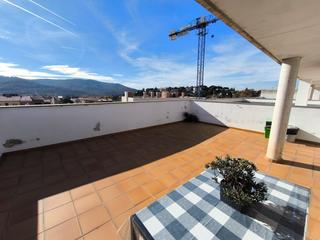 Dúplex en Llinars del Vallès. Con 2 terrazas, plaza de aparcamiento y trastero