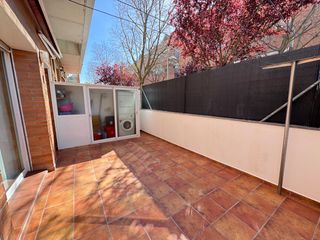 Erdgeschoss in Cardedeu. Planta baja 4 habitaciones con terraza + parking y trastero