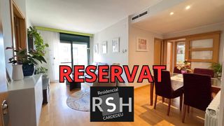 Flat in Carrer llinars 68. Piso en zona pabellon de cardedeu con parking i trastero