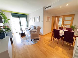 Pis a Carrer llinars 68. Piso en zona pabellon de cardedeu con parking i trastero