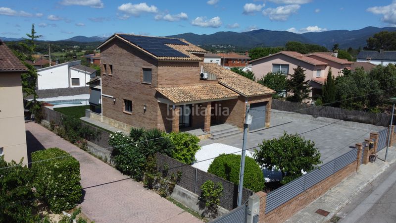 Foto 00f65450-6e95-46f7-a262-29f3057f7787. Casa amb calefacció aparcament piscina a Cardedeu
