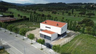 House  Carrer donants de sang 3. Casa obra nueva a 8 min andando a cardedeu - en golf resort