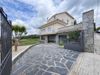 Lloguer Casa a Carrer verge de montserrat 15. Casa a 4 vientos en vilalba sasserra.