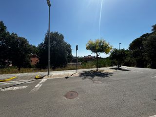 Wohngrundstück in Gualba. Parcela urbana edificable en entorno natural con todos los servi