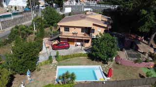 Haus in Sant Pere de Vilamajor. Casa con piscina en can ram