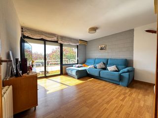 Appartement à Cardedeu. Piso orientación sur con vistas en la serreta de cardedeu!
