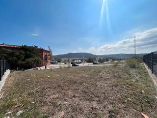 Terreny residencial  N/a. Terreno esquinero de 613m²  en la serreta de cardedeu!!