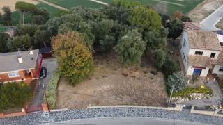 Residential Plot in Carrer flamicell 54. Terreny en el poble