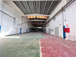 Lloguer Nau industrial a Carrer rectoria de collsabadell 7162. Nave en alquiler de 543m diáfanos en llinars del vallés.