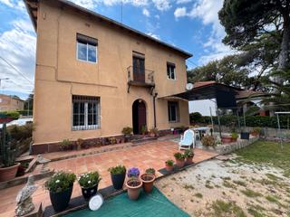 Maison à Llinars del Vallès. Casa centenaria en llinars del vallès