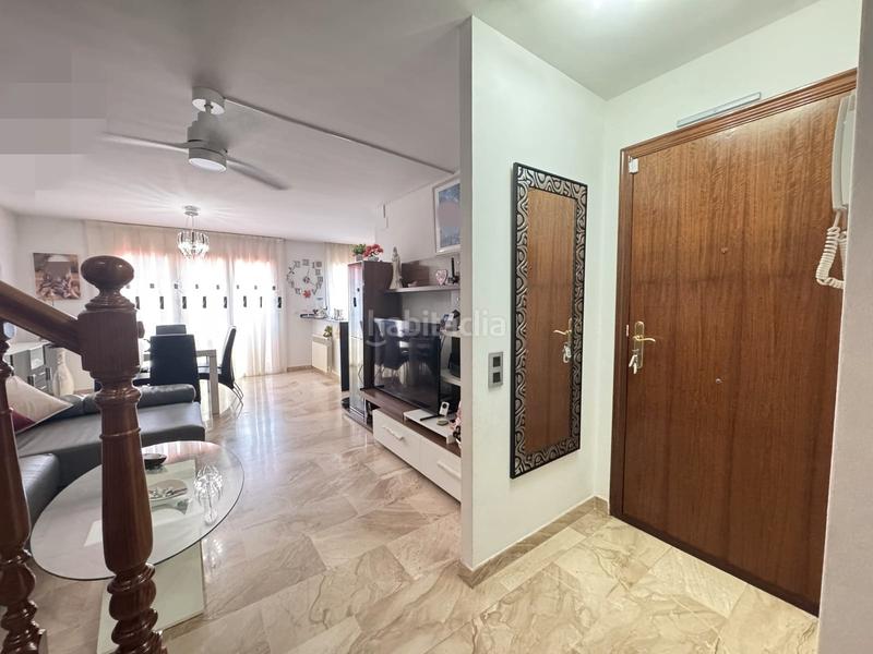 Foto 4e5c7927-a829-43d9-a067-1dd2b61d7a9e. Dúplex duplex con terraza , parking y trastero en llinars! en Llinars del Vallès