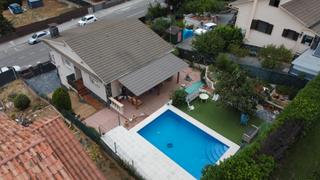 Casa a Cànoves i Samalús. Casa a 4 vientos con piscina