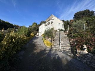 Casa in Cànoves i Samalús. Descubre esta casa en ca l'esmandia