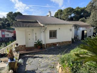 Casa a Cànoves i Samalús. Descubre esta casa en ca l'esmandia