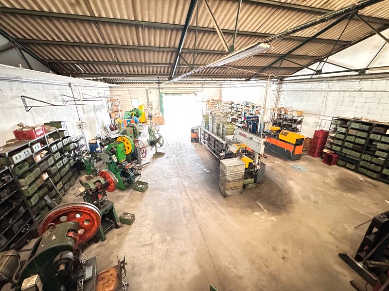 Foto 2fba6ec6-bbf5-464c-8db7-e16b50e6a0f4. Nave industrial  con patio de 300m² en Cardedeu