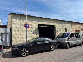 Fabrikhalle in Cardedeu. Nave industrial en cardedeu con patio de 300m²