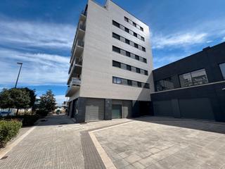 Appartement  Carrer de les llevadores. Piso con 3 habitaciones dobles en finca con ascensor