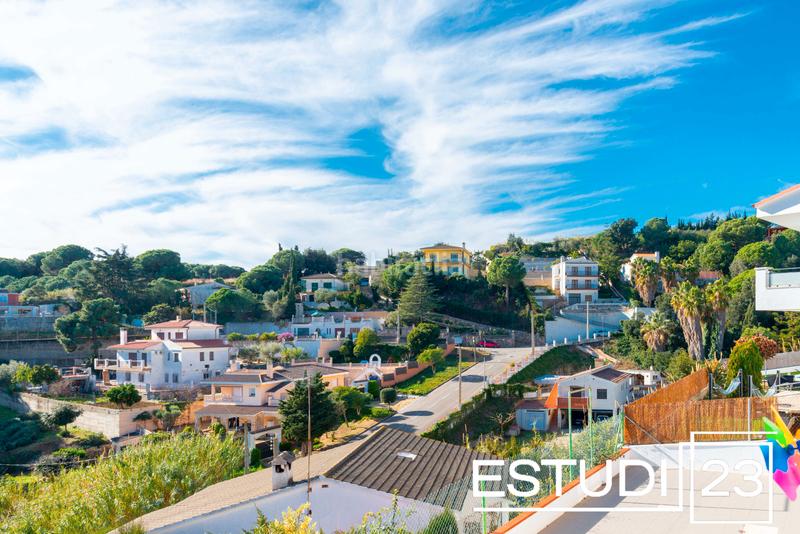 Foto 177a51b5-d610-4abf-ae5a-ba141b478fc3. Casa  con piscina y vistas espectaculares a mar en Sant Cebrià de Vallalta
