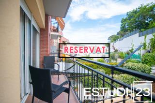 Appartement  Carrer de la rasa. Amplio y luminoso piso de 102 m² en zona tranquila y bien ubicad