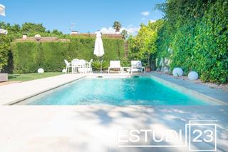 Casa pareada en Caldes d´Estrac. Magnífica casa a tres vientos con piscina