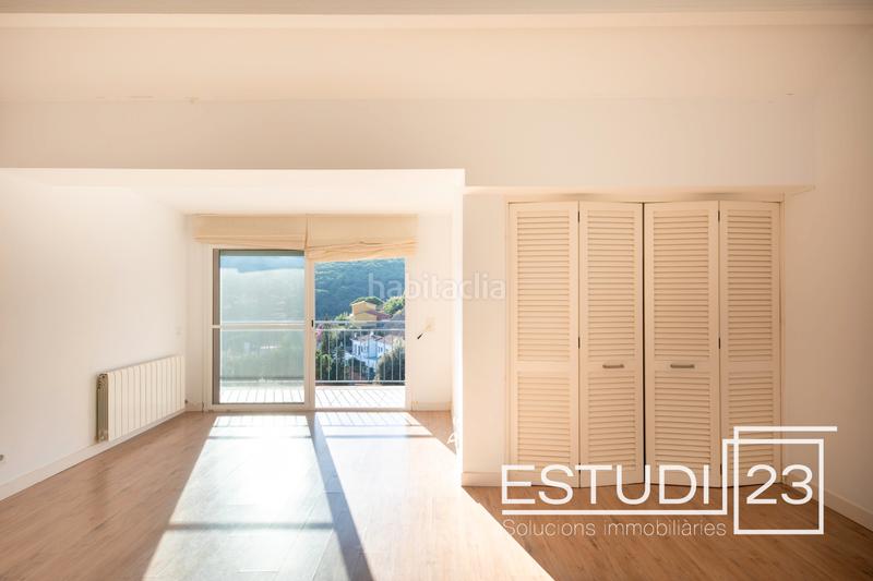 Foto 08a6f83e-6352-4d50-8e18-26c666a45b55. Chalet con camino riscaldamento piscina in Arenys de Munt