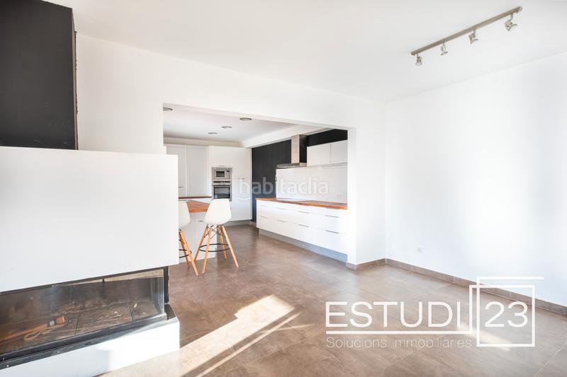 Foto 3caa62da-edc0-4b43-894a-820f1600534c. Chalet con camino riscaldamento piscina in Arenys de Munt