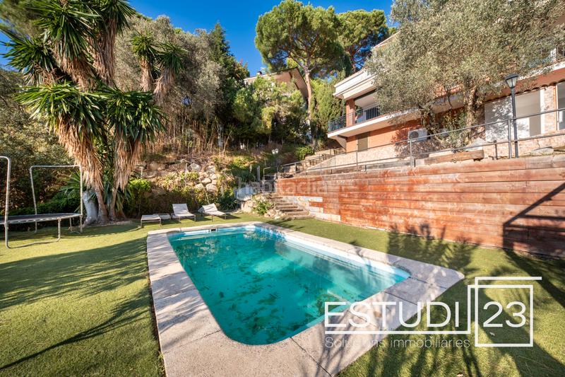 Foto 4d99610a-3bc5-4657-a07c-6ceb6ff20ca4. Chalet con camino riscaldamento piscina in Arenys de Munt