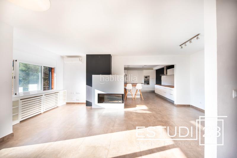 Foto 91db6cf0-ac7a-45c2-9592-22bb56957339. Chalet con camino riscaldamento piscina in Arenys de Munt