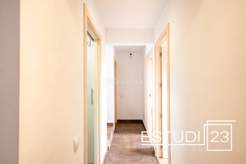 Foto 92b858bc-0a1a-41d9-9b25-95277f72411e. Chalet con camino riscaldamento piscina in Arenys de Munt