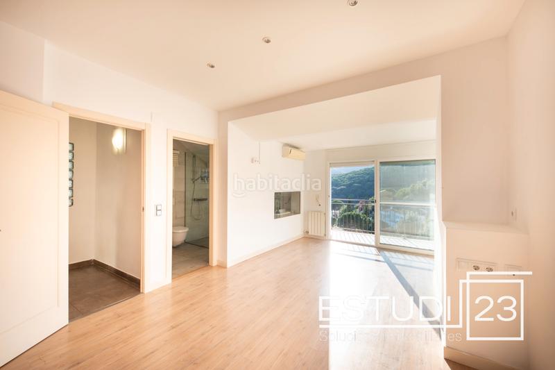 Foto b6e48c12-414e-4574-b0c6-2ef92e36b5d4. Chalet con camino riscaldamento piscina in Arenys de Munt