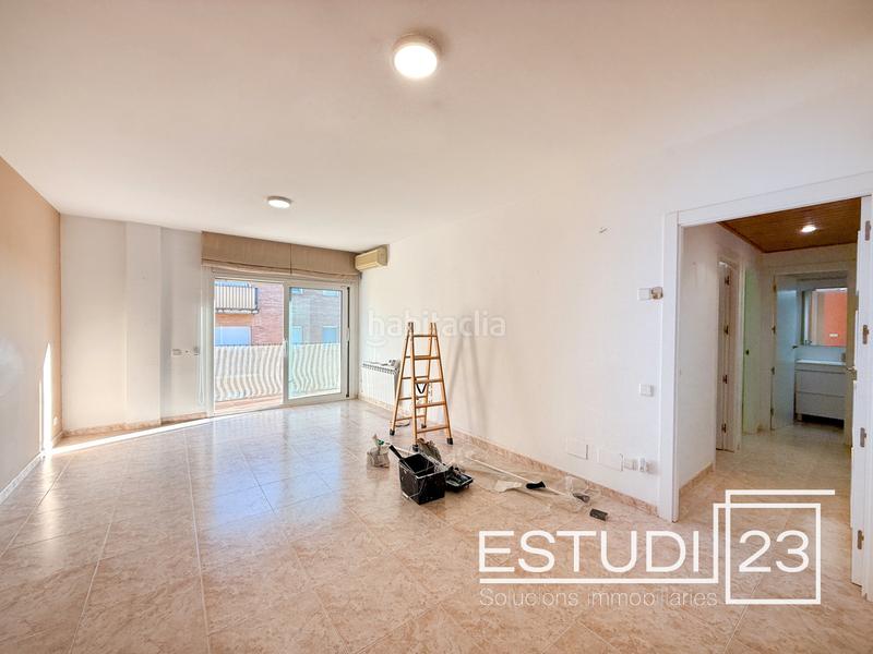 Foto 65bd9da5-528b-40b4-876d-62b3f43e2b83. Dúplex  amplio y luminoso con 2 plazas de parking incluidas en Canet de Mar