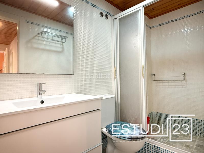 Foto b6db3083-e1d0-4cd8-a35a-efc01e3ce755. Dúplex  amplio y luminoso con 2 plazas de parking incluidas en Canet de Mar