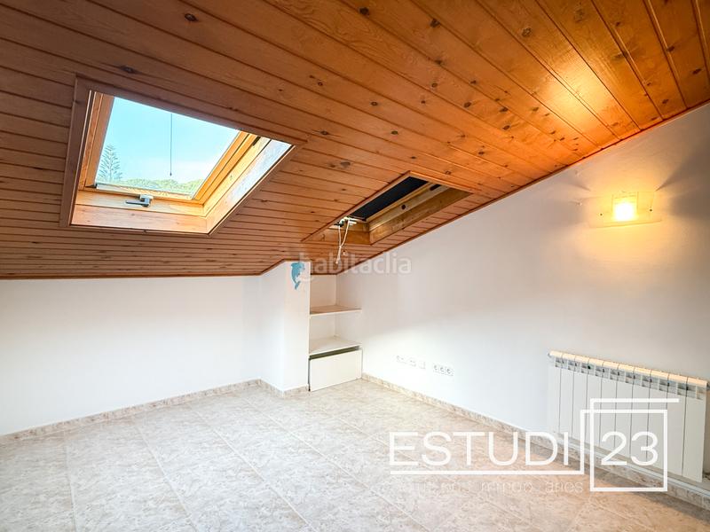 Foto ec42cb06-703e-4afd-bade-76cd74465396. Dúplex  amplio y luminoso con 2 plazas de parking incluidas en Canet de Mar